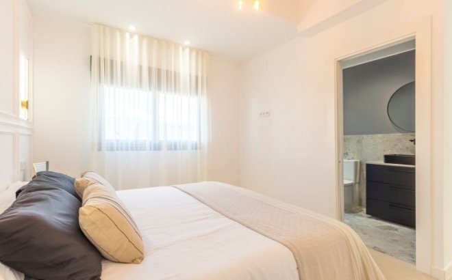 Herverkoop - Villa -
Torrevieja - Costa Blanca