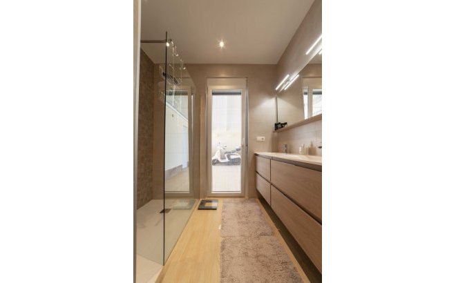 Resale - Villa -
Torrevieja - Costa Blanca