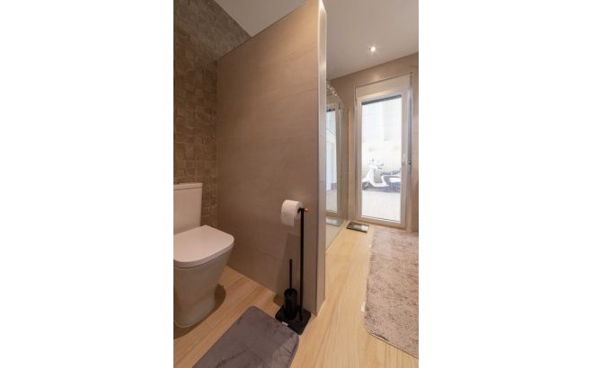 Resale - Villa -
Torrevieja - Costa Blanca