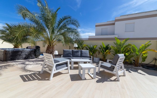 Resale - Villa -
Torrevieja - Costa Blanca