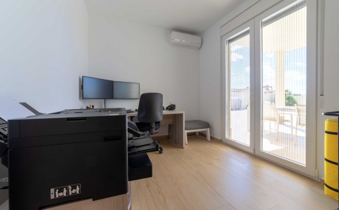 Resale - Villa -
Torrevieja - Costa Blanca