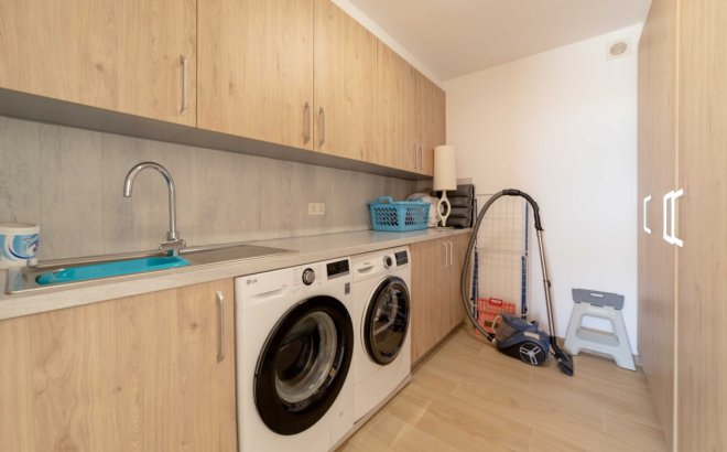 Resale - Villa -
Torrevieja - Costa Blanca