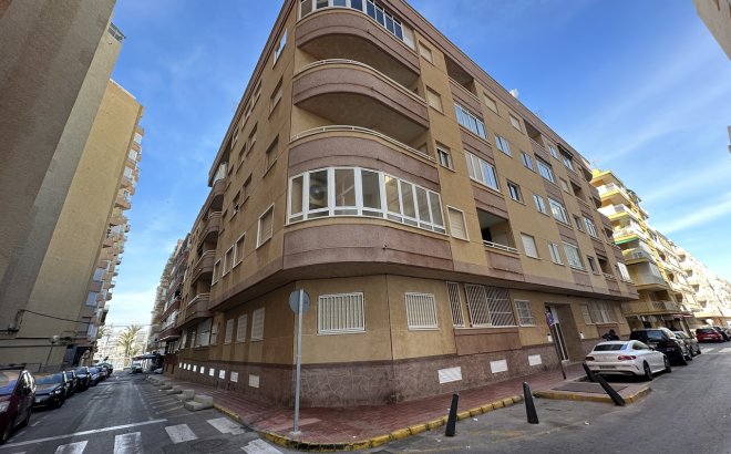 Resale - Apartment -
Torrevieja - Costa Blanca
