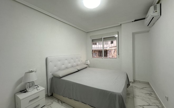 Resale - Apartment -
Torrevieja - Costa Blanca