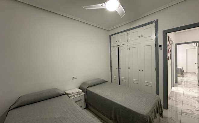 Resale - Apartment -
Torrevieja - Costa Blanca