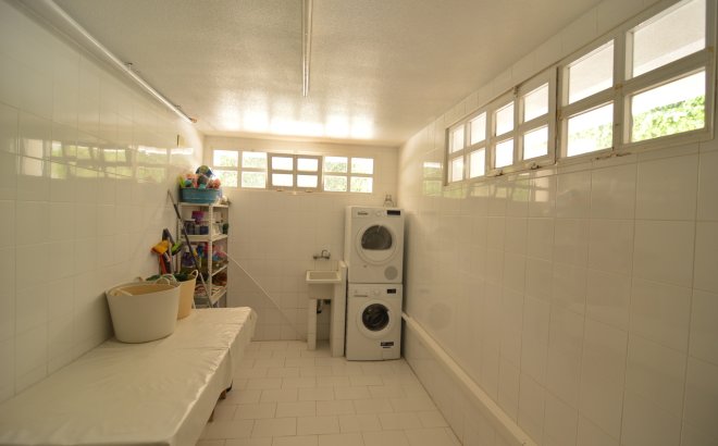 Resale - Villa -
Torrevieja - Costa Blanca