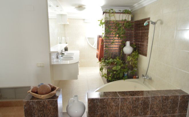 Resale - Villa -
Torrevieja - Costa Blanca