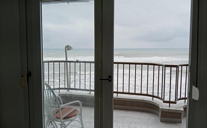 Resale - Apartment -
Torrevieja - PLAYA LOS LOCOS