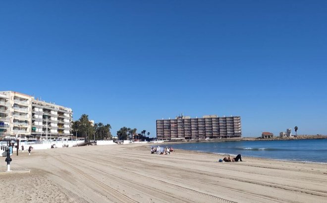Resale - Apartment -
Torrevieja - PLAYA LOS LOCOS