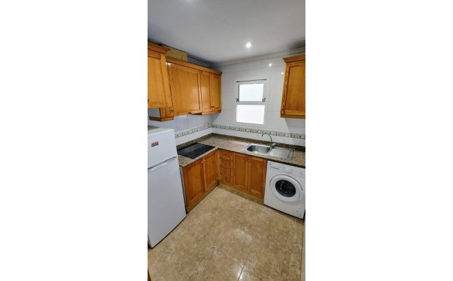 Herverkoop - Appartement -
Torrevieja - Playa de los Locos