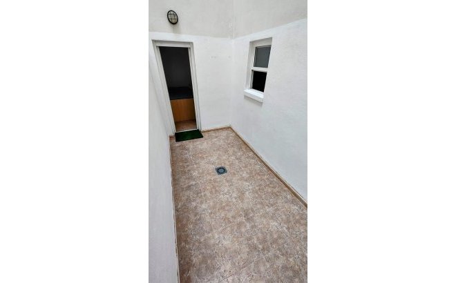 Herverkoop - Appartement -
Torrevieja - Playa de los Locos