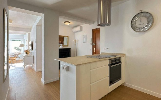 Resale - Apartment -
Torrevieja - Centro