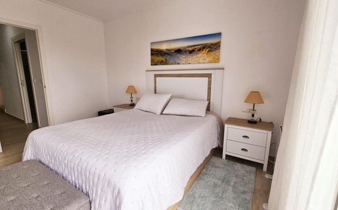 Resale - Dúplex -
Torrevieja - La Siesta