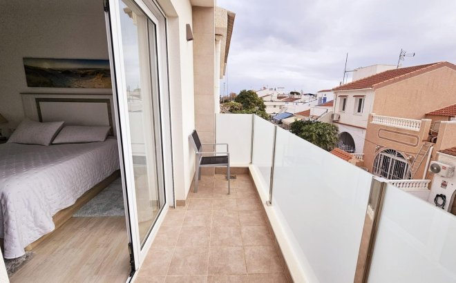 Resale - Dúplex -
Torrevieja - La Siesta