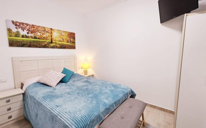 Resale - Dúplex -
Torrevieja - La Siesta