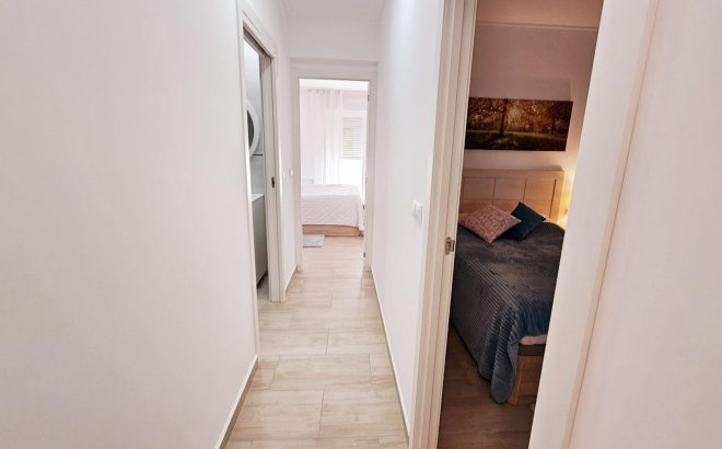 Resale - Dúplex -
Torrevieja - La Siesta