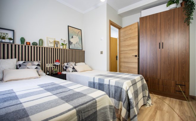 Resale - Apartment -
Torrevieja - Costa Blanca