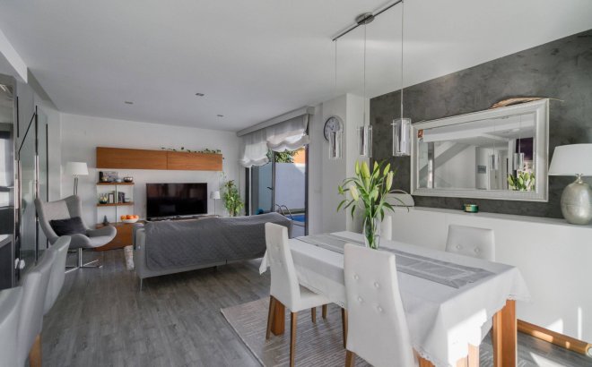 Resale - Villa -
Torrevieja - Aguas Nuevas 2