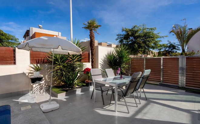 Resale - Villa -
Torrevieja - Aguas Nuevas 2