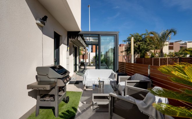 Resale - Villa -
Torrevieja - Aguas Nuevas 2