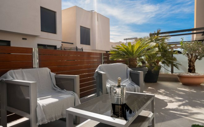 Resale - Villa -
Torrevieja - Aguas Nuevas 2