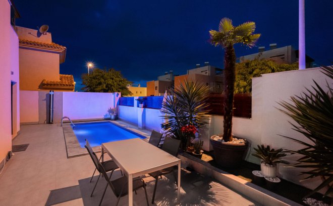 Resale - Villa -
Torrevieja - Aguas Nuevas 2