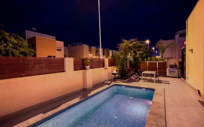 Resale - Villa -
Torrevieja - Aguas Nuevas 2