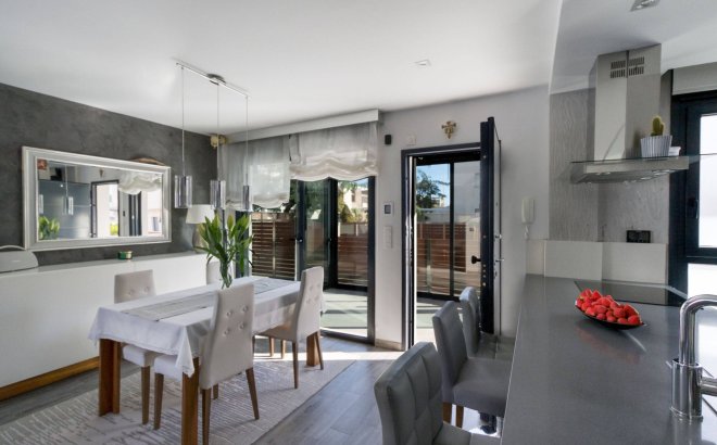 Resale - Villa -
Torrevieja - Aguas Nuevas 2