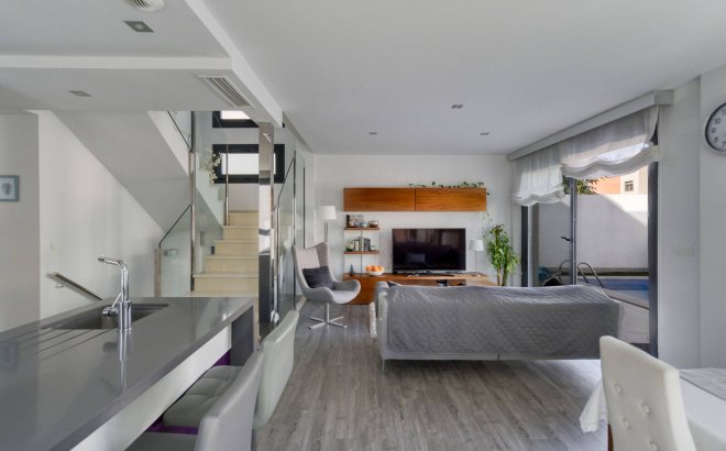 Resale - Villa -
Torrevieja - Aguas Nuevas 2