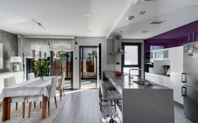 Resale - Villa -
Torrevieja - Aguas Nuevas 2