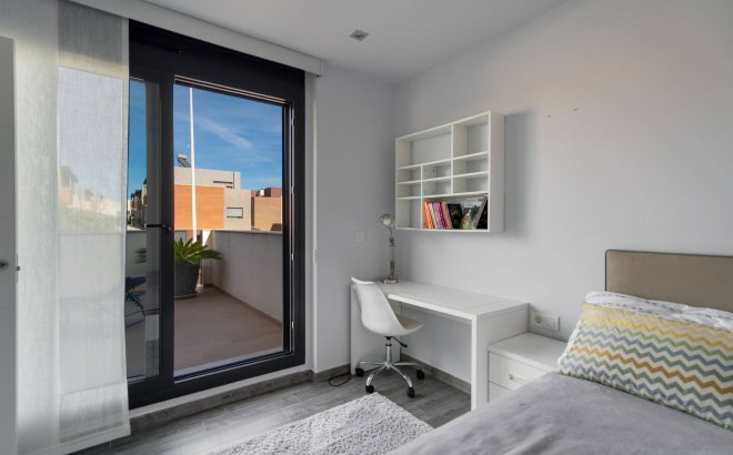 Resale - Villa -
Torrevieja - Aguas Nuevas 2