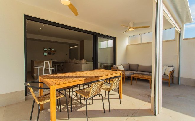 Resale - Town House -
Torrevieja - La Siesta