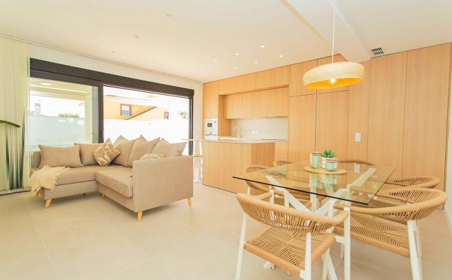 Resale - Town House -
Torrevieja - La Siesta