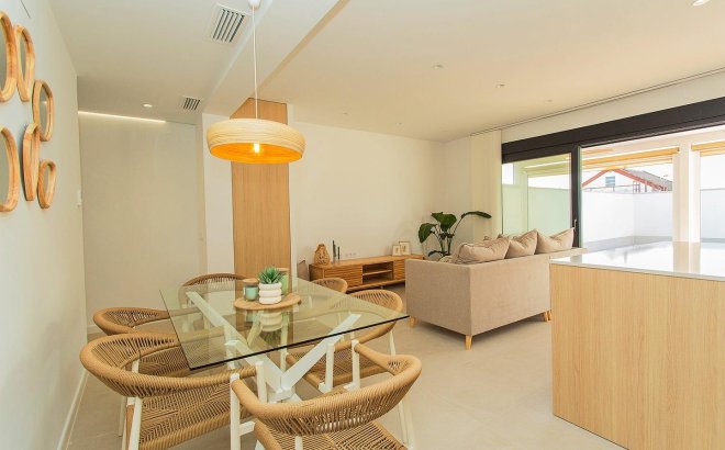 Resale - Town House -
Torrevieja - La Siesta