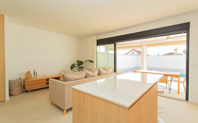 Resale - Town House -
Torrevieja - La Siesta