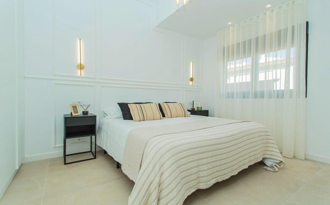 Resale - Town House -
Torrevieja - La Siesta