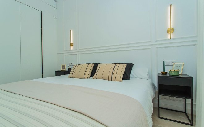 Resale - Town House -
Torrevieja - La Siesta