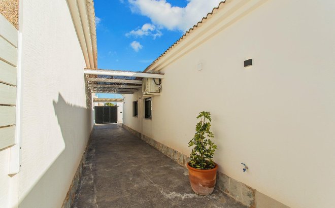 Resale - Town House -
Torrevieja - La Siesta