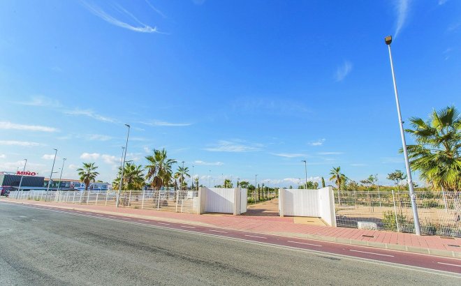 Resale - Town House -
Torrevieja - La Siesta