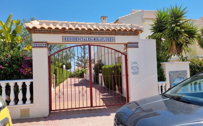 Resale - Apartment -
Torrevieja - Los Balcones - Los Altos del Edén