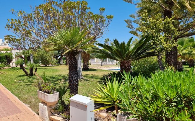 Resale - Apartment -
Torrevieja - Los Balcones - Los Altos del Edén