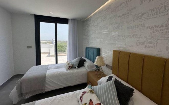 Resale - Villa -
Torrevieja - Los Balcones - Los Altos del Edén