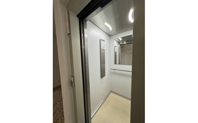 Resale - Apartment -
Torrevieja - Playa del Cura