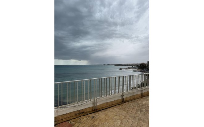 Resale - Apartment -
Torrevieja - Playa del Cura