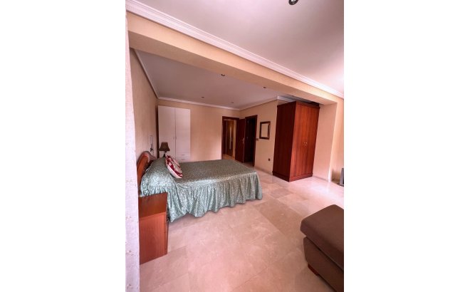 Revente - Dúplex -
Torrevieja