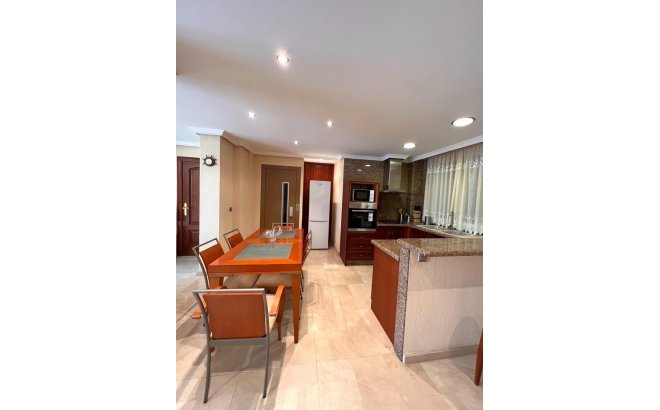 Revente - Dúplex -
Torrevieja