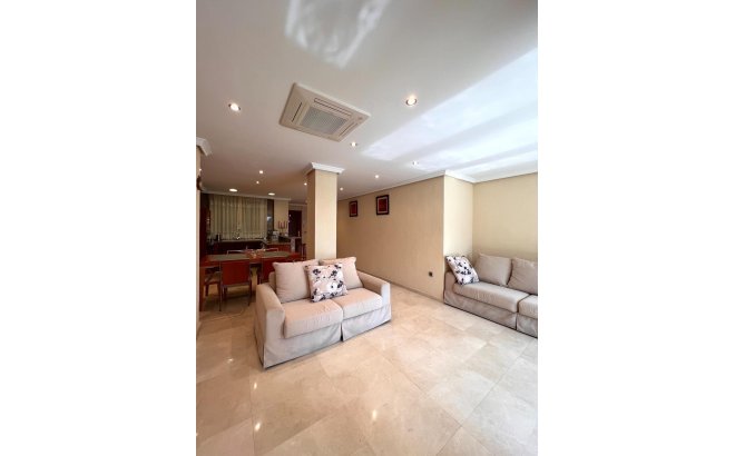 Revente - Dúplex -
Torrevieja