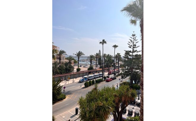 Revente - Dúplex -
Torrevieja