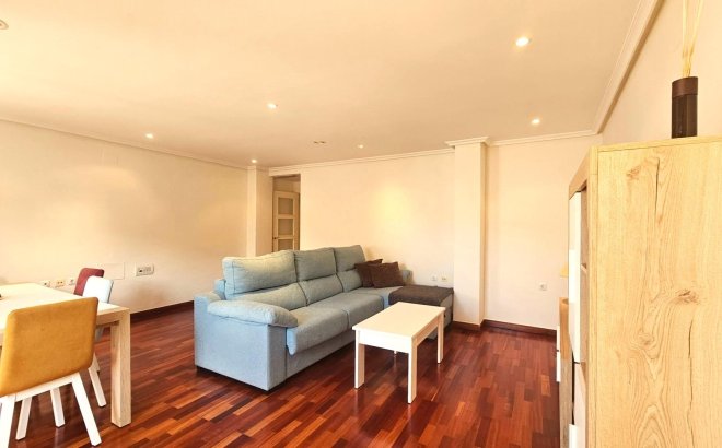 Resale - Apartment -
Torrevieja - Centro