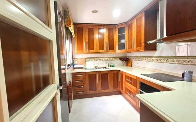 Resale - Apartment -
Torrevieja - Centro